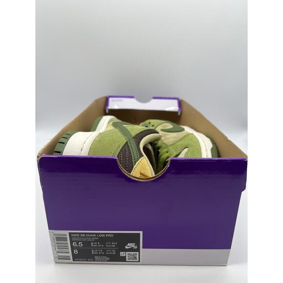 Athletic_Shoes